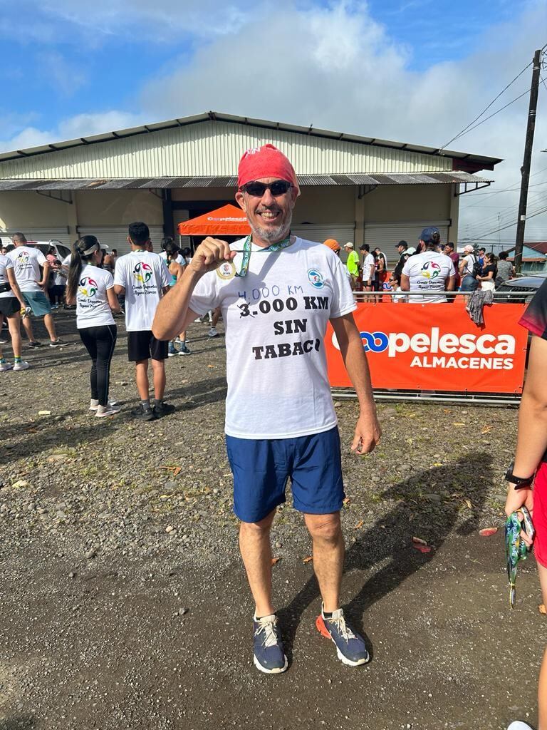 La próxima meta de don Roberto González es correr 21 kilómetros y volver al Chirripó.
Fotografía: Cortesía / CCSS