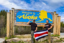 Dos costarricenses de Guanacaste recorren América en carro rumbo al círculo polar ártico