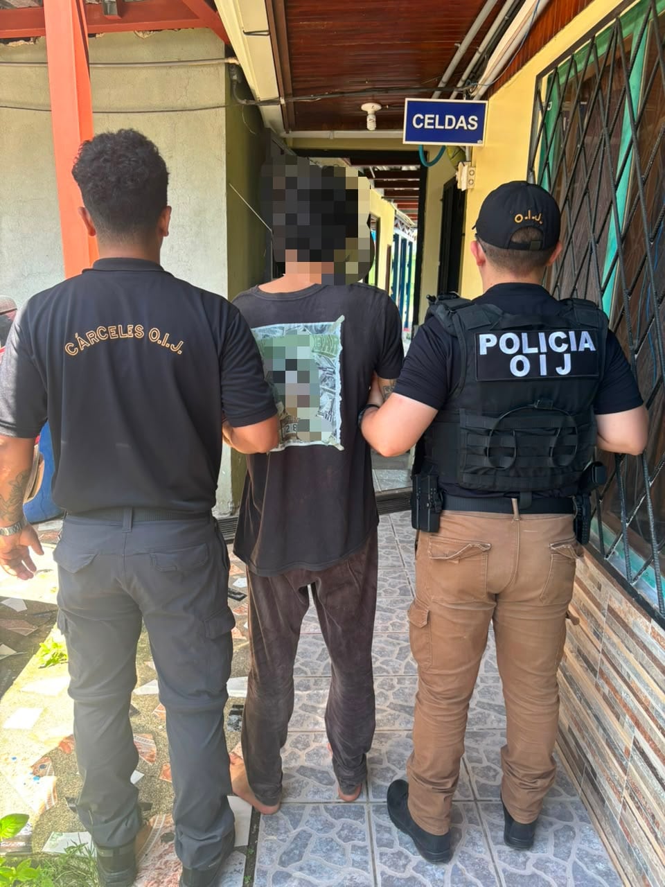 Morales, de 21 años, es sospechoso de meterse a robar en una casa y terminar con el homicidio de un hombre de apellido Espinoza, de 63 años, en Quepos, hechos que ocurrieron el 19 de mayo del 2026. Foto: OIJ