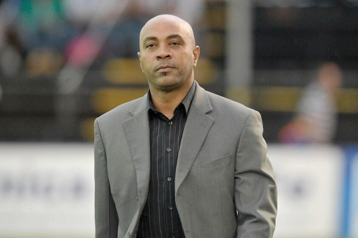 El exjugador morado será asistente de Marco Herrera. Facebook Saprissa.