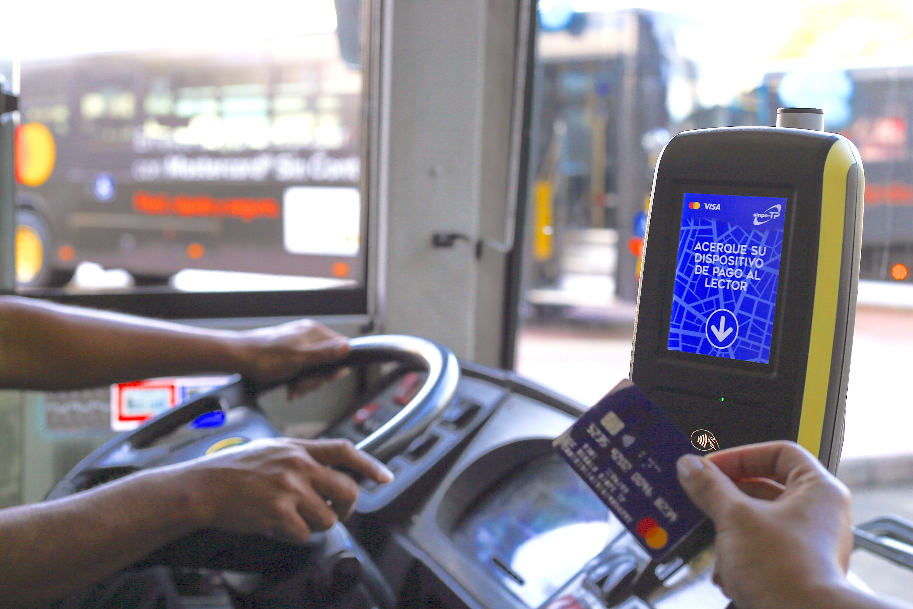 El 29 abril 2022, los buses de la ruta Sabana-Estadio, en San José, estrenaron el sistema de pago electrónico como parte de un plan piloto que busca extender el sistema a todas las rutas del país.