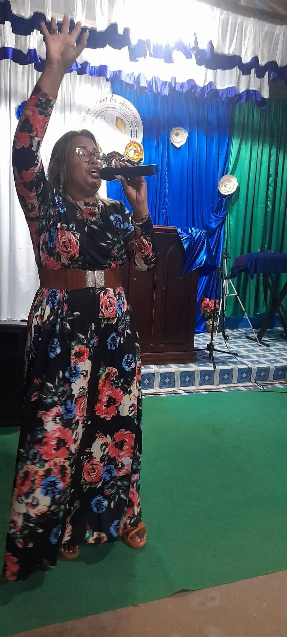 pastora Cindy Bonilla. Foto cortesía Zengonnes Hutchinson para La Teja.