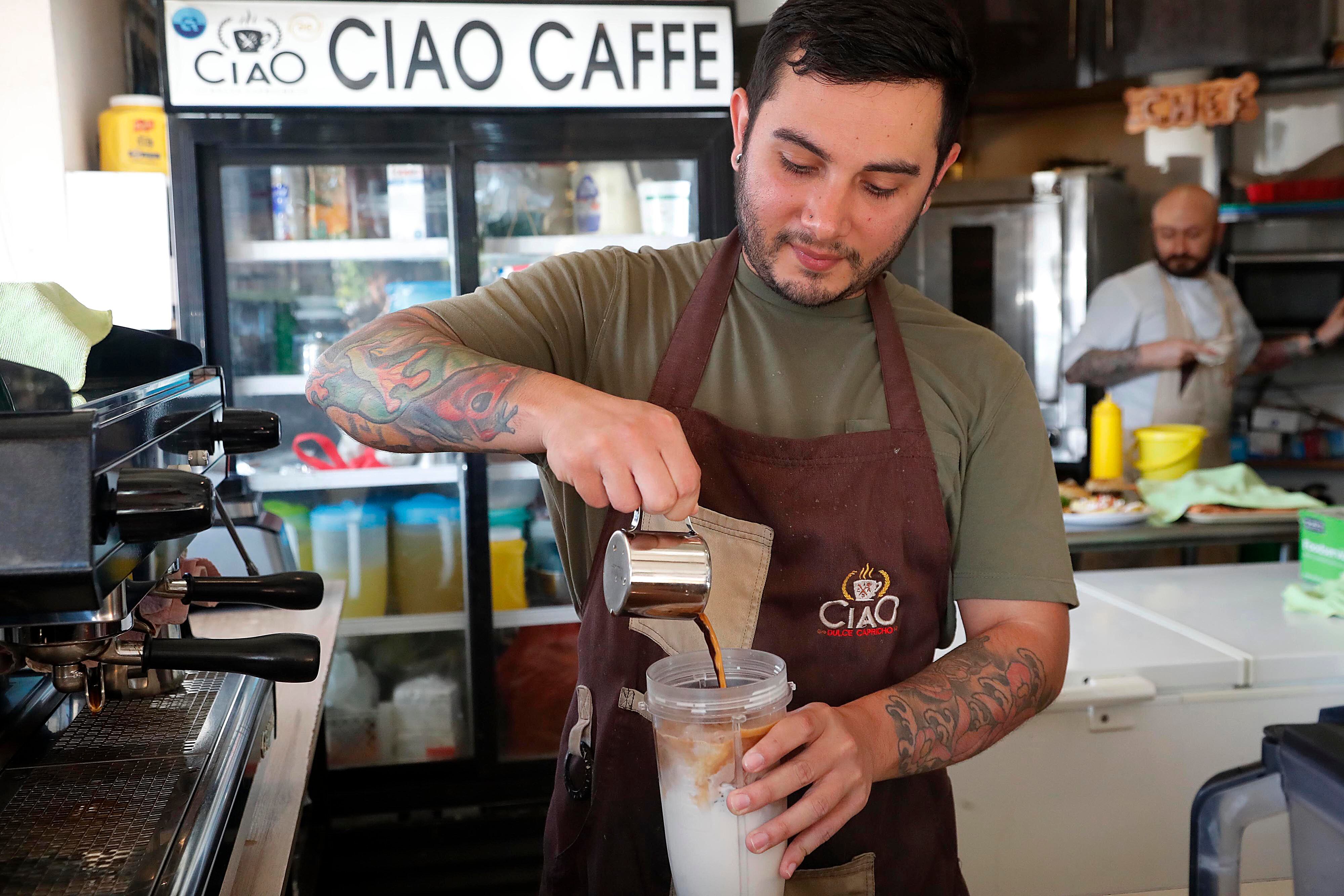 31/01/2024 Plaza Víquez. Desayunos, almuerzos, sandwiches, repostería, cafés y los famosos burritos de pinto para el desayuno, además de deliciosos postres, son solo parte del menú del restaurante, cafetería y soda, Ciao Caffe.