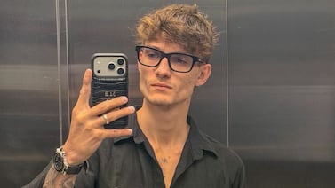 Él es Mattia Masanes, una de las nuevas caras del programa Conexión