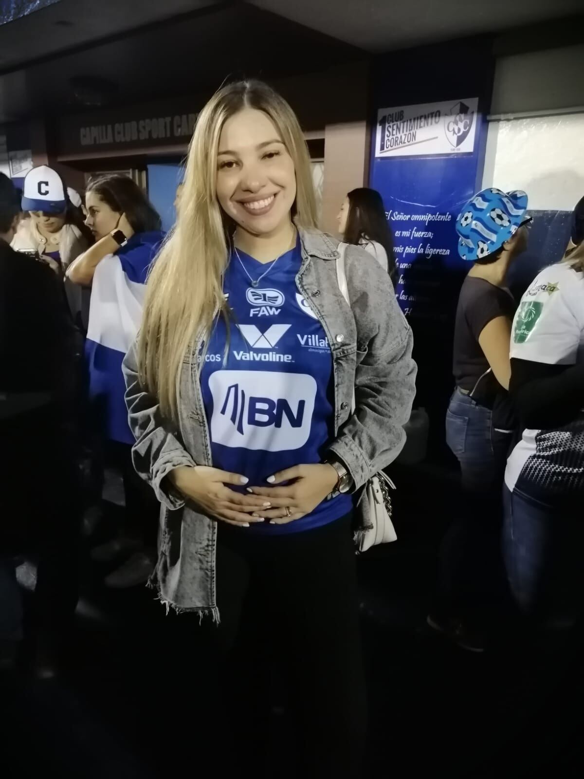 Luis Ronaldo Araya, jugador del Cartaginés y su esposa. Yenci Aguilar.