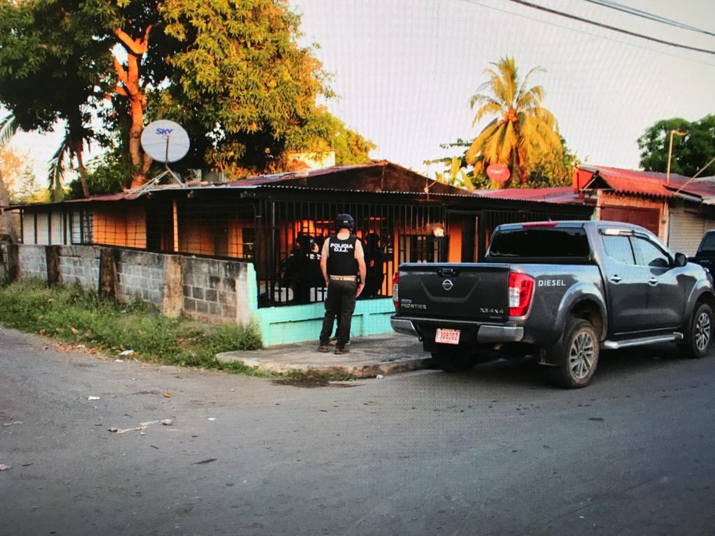 Detienen a menor de 16 años sospechoso de asalto y tentativa de homicidio. Foto Andrés Garita.