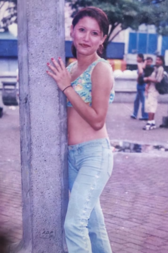 Geysel Solís salió de Nicaragua hace 25 años, dejó a su hijo de un año con su mamá y vino a Costa Rica a “aventurar”; hoy dirige un centro de belleza en Cartago donde cada emprendedor es su propio jefe.