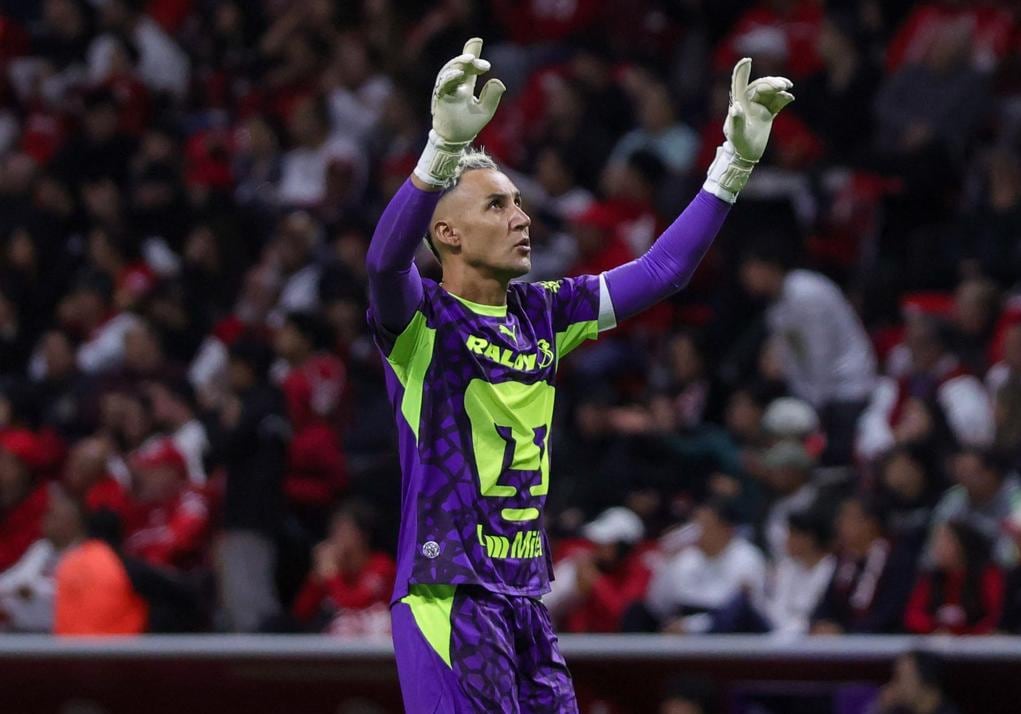 Keylor Navas celebró la victoria de Pumas contra Toluca en la Liga MX.