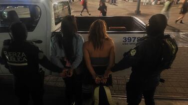 Muchachas se habrían metido a casa de adulto mayor para atacarlo salvajemente