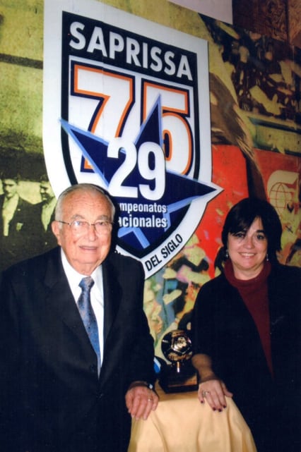Isabel Ovares fue madrina del Deportivo Saprissa en los años 70. Cortesía.