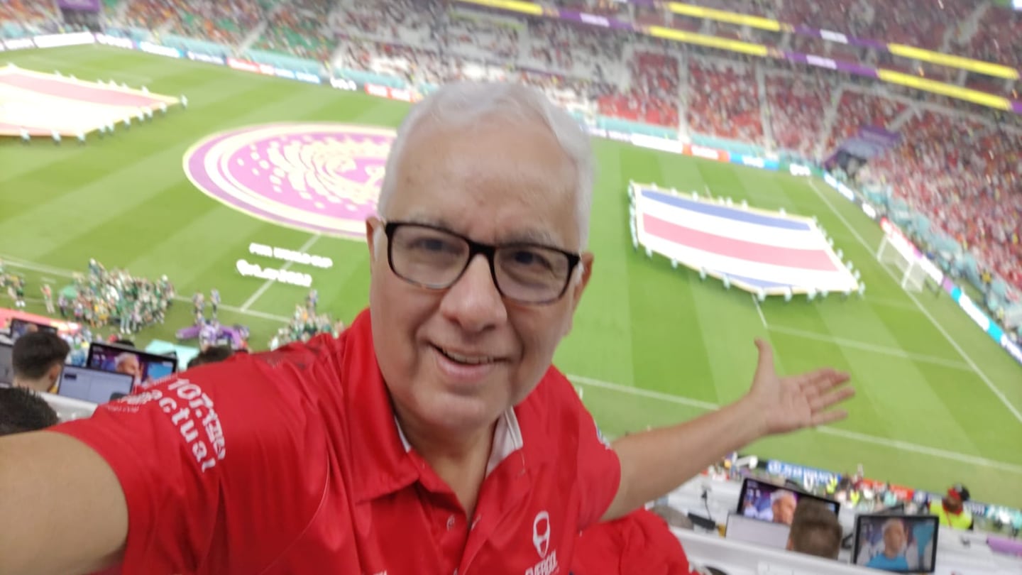 Everardo Herrera decidió ponerse la túnica en celebración religiosa