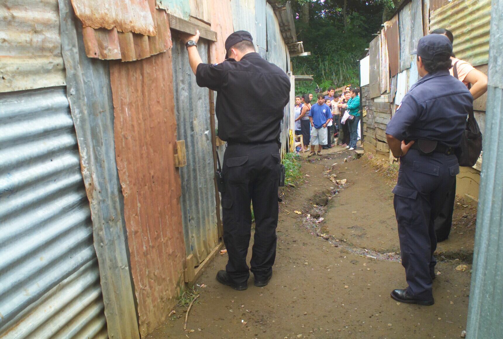 Mujer e hijas asesinadas en el Triángulo de la Solidaridad en el año 2003. Foto Archivo.