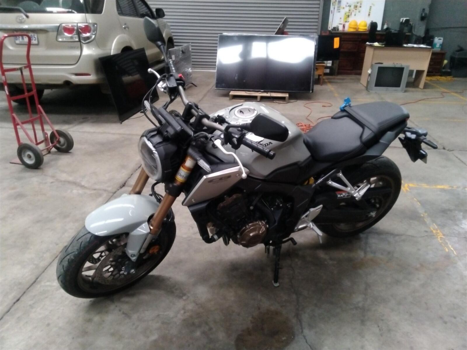 Vehículos robados de las bodegas del ICD en La Uruca. Foto ICD.