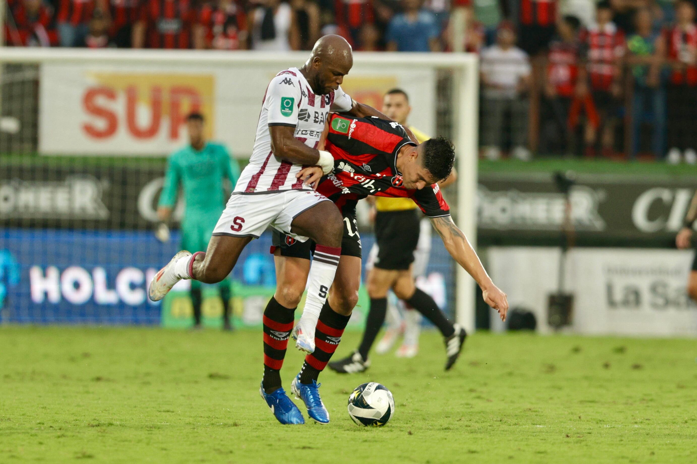 01/09/2024, Alajuela, Estadio Alejandro Morera Soto, partido de la jornada 8 del torneo de clausura 2024 entre la Liga Deportiva Alajuelense y el Deportivo Saprissa.