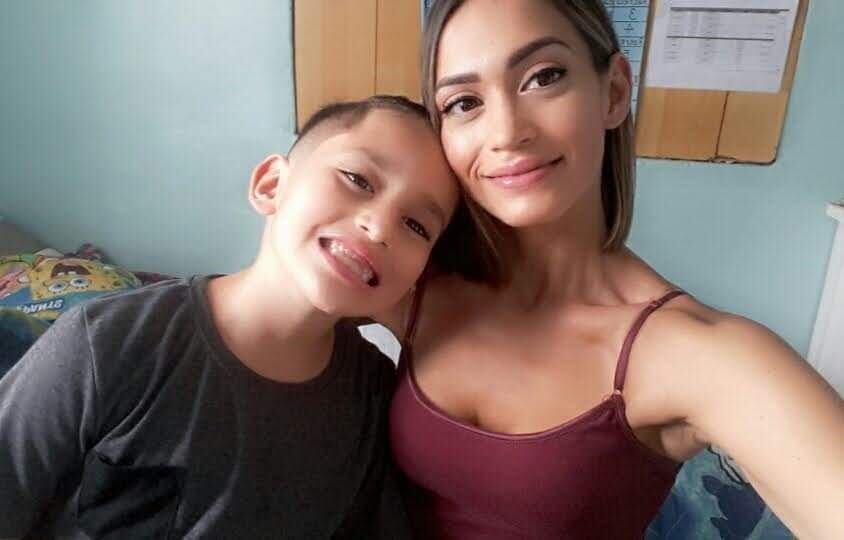 Jared Salazar agarró papel y lápiz y dibujó su propio álbum. Cortesía.