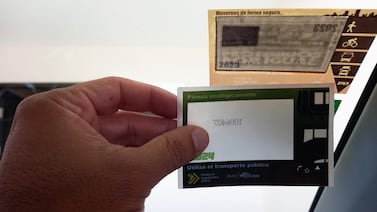 ¿Se jaló una torta pegando la postal del marchamo? Ojo lo que tiene que hacer