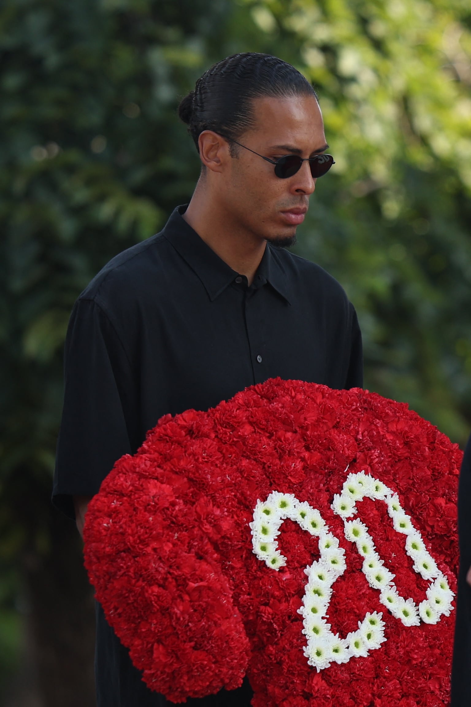 Virgil van Dijk era uno de los compañeros de Diogo Jota que se vieron más afectados. AFP