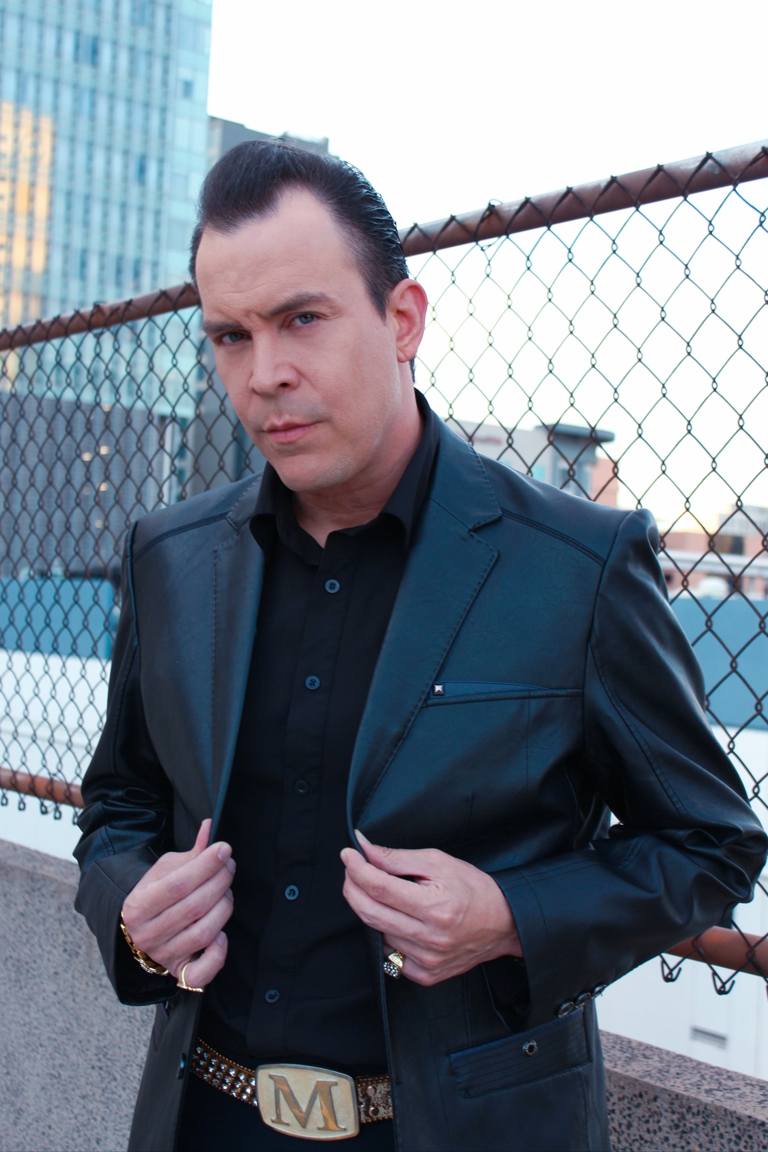 मॉरिसियो हेरेरा, एल्विस टिको आणि त्यांचा धाकटा मुलगा हेक्टर.