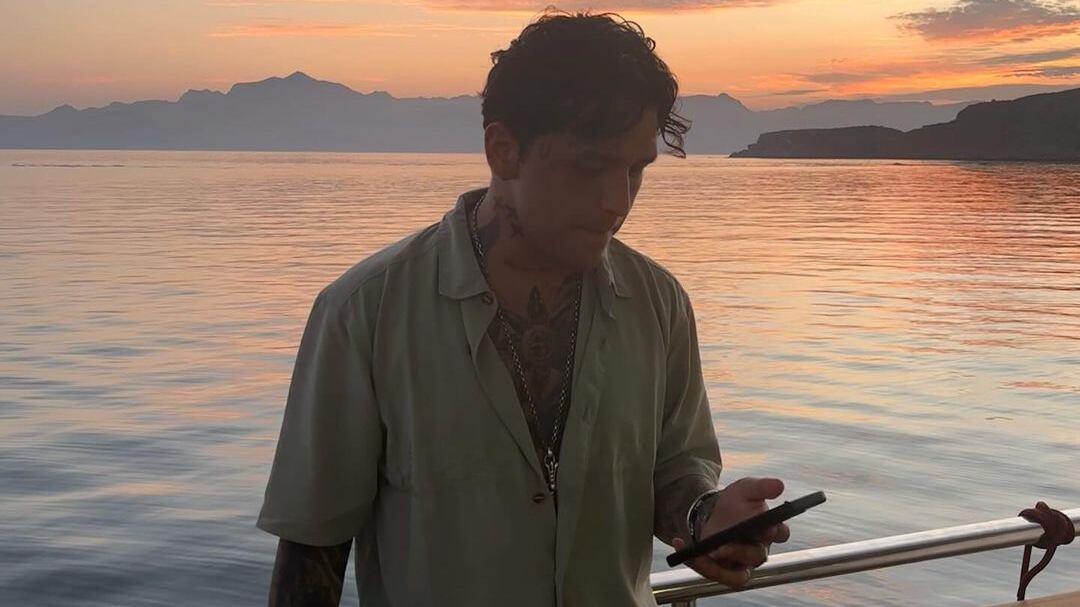 Christian Nodal y Ángela Aguilar compartieron fotos de su luna de miel muy acaramelados.