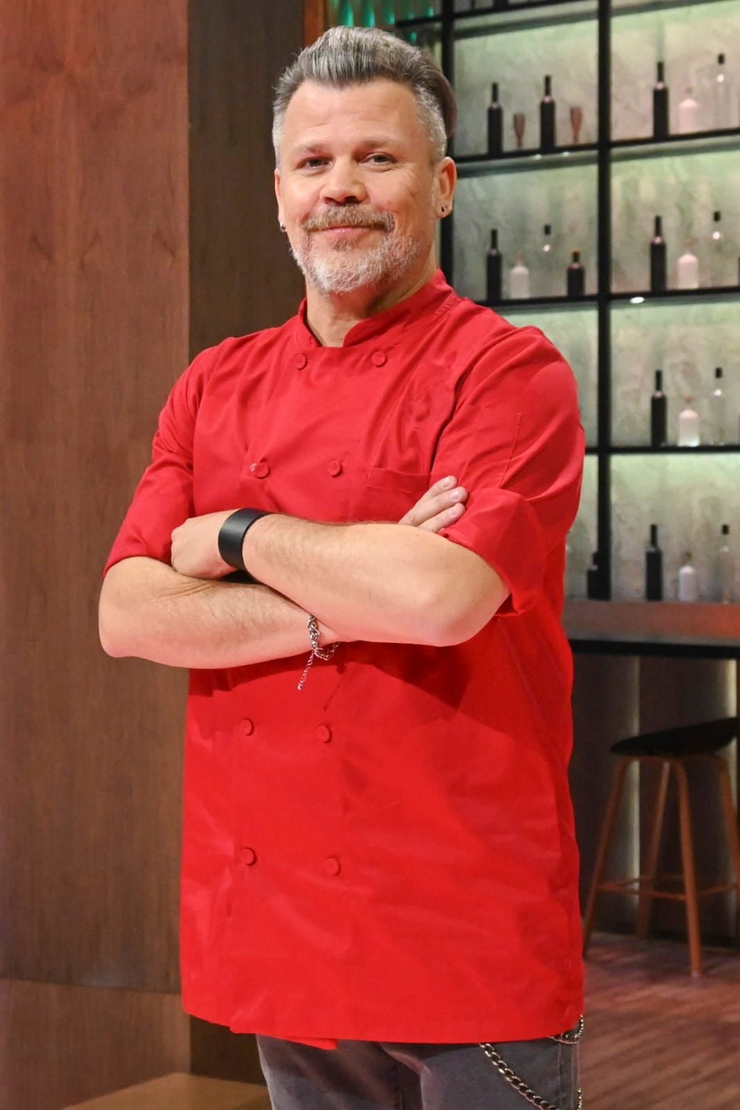 El chef mexicano Poncho Cadena tendrá la tarea de poner a prueba a estos 8 participantes