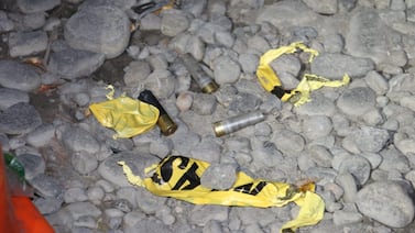 Cama sirvió de escudo para resguardar a hombre al que le dispararon 50 veces con escopeta