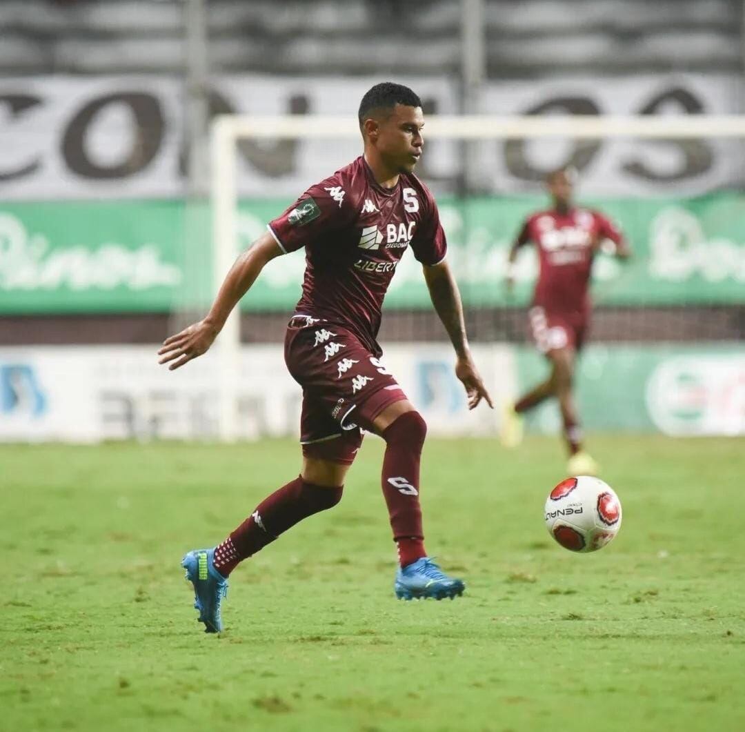 Youstin Salas, volante del Saprissa. Cortesía.