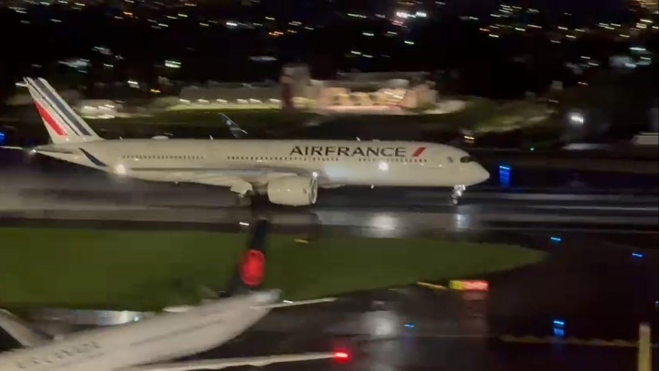 Desde el pasado miércoles 4 de junio los radaristas del Centro Control Radar de Costa Rica que son los que controlan el tránsito aéreo sobre el espacio aéreo del aeropuerto Juan Santamaría, vienen suspendiendo vuelos