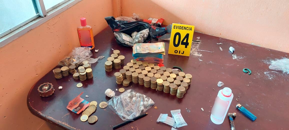 Allanamiento en búnker en Llanos de Santa Lucía, Cartago. Foto: OIJ