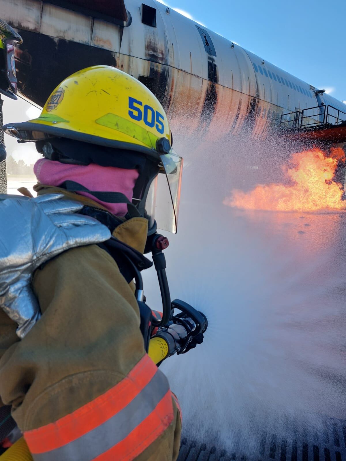 Denisse María Mora Salas es bombera en el aeropuerto Juan Santamaría
