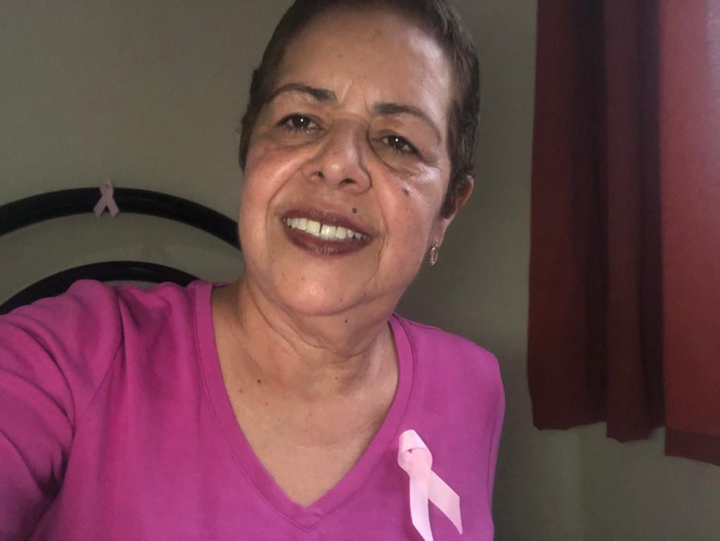 Mujer que vive en Pérez Zeledón tuvo que dejar a su familia par enfocarse en su lucha contra el cáncer de mama