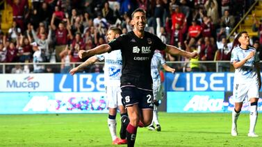 ¡Morados pueden rajar! Tercer uniforme del Saprissa entró en una selecta lista