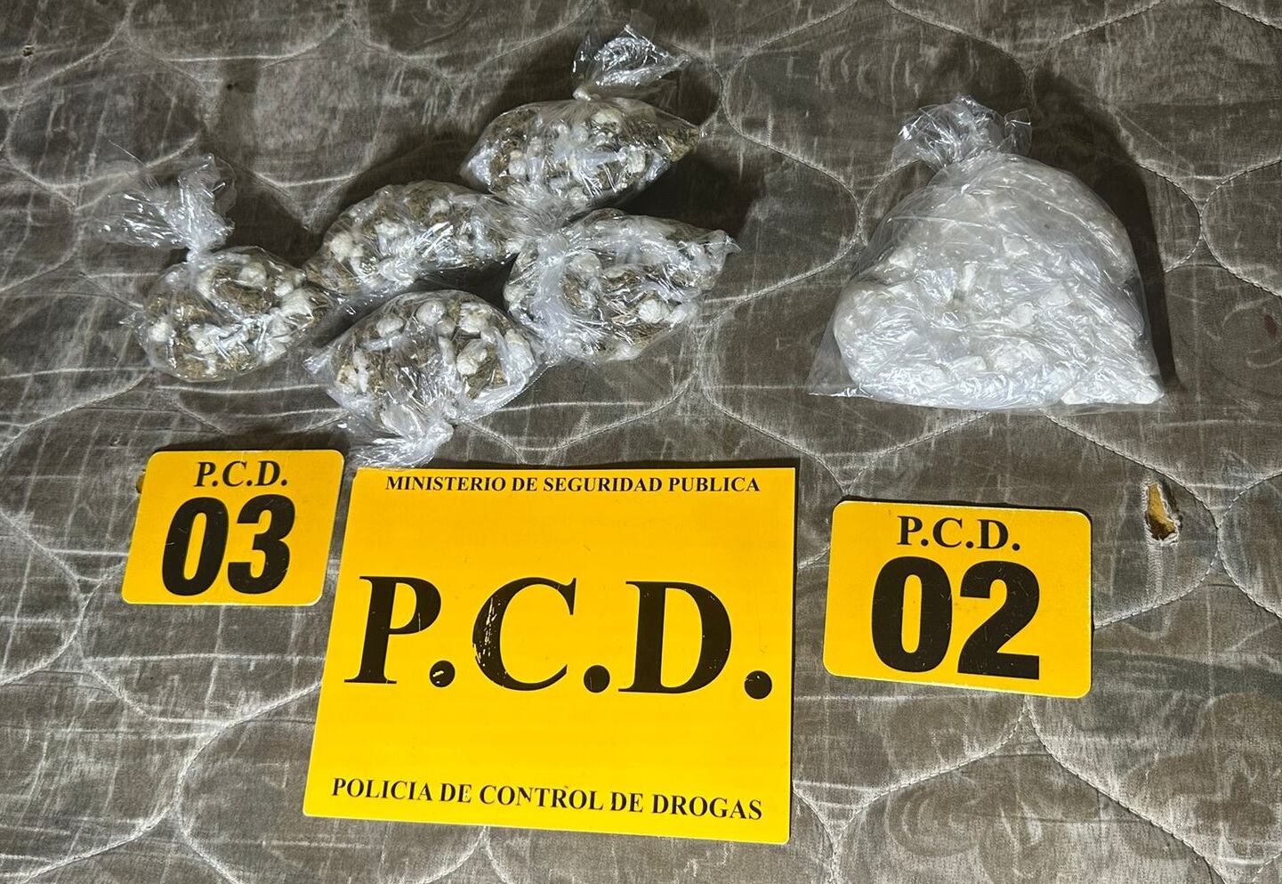 Los oficiales decomisaron dosis de cocaína, crack y marihuana. Foto MSP.