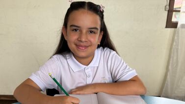 Niña escribe para cambiar el mundo, alejándolo del bullying y acercándolo a la naturaleza