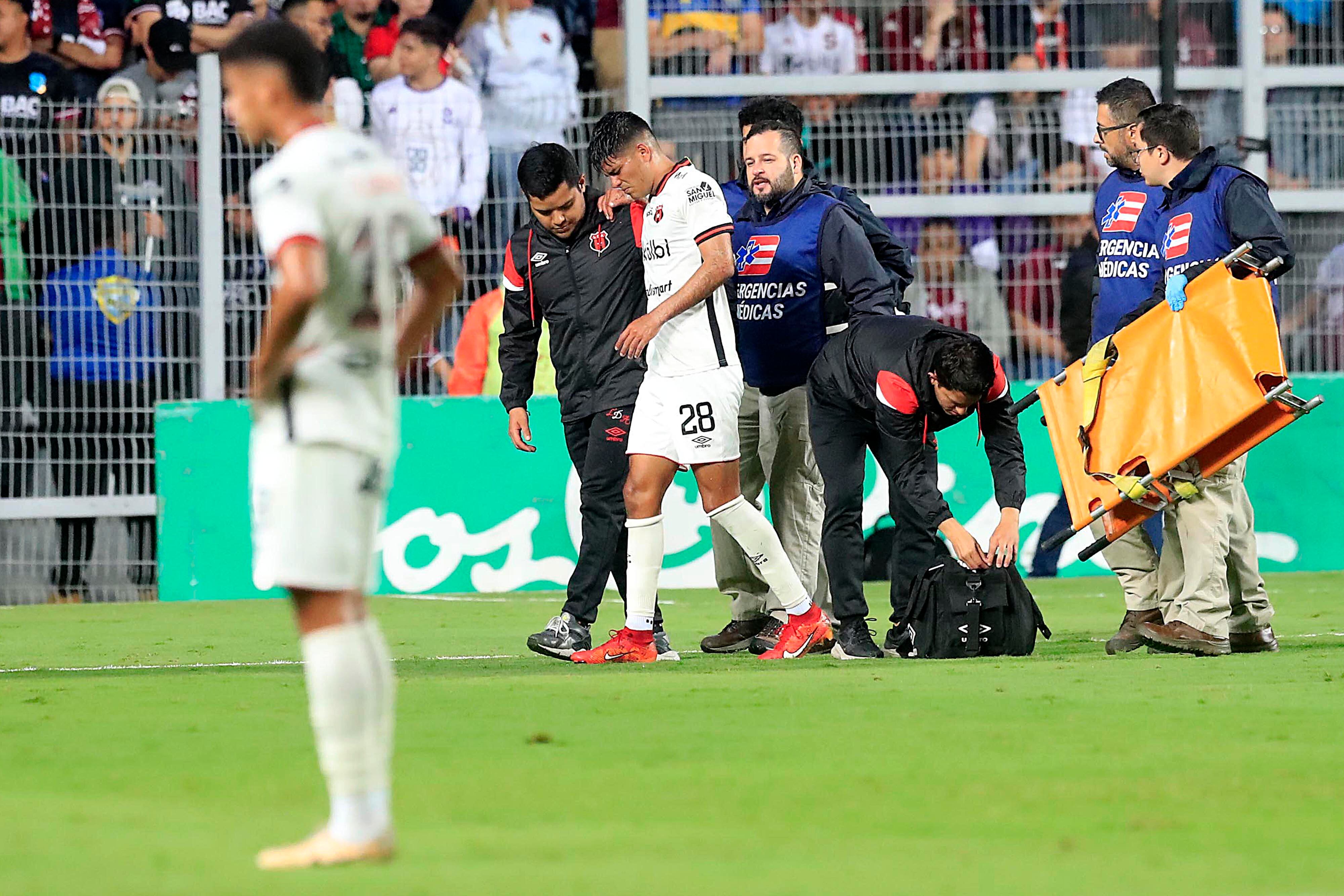 16/02/2024    Estadio Ricardo Saprissa, Tibás. El Deportivo Saprissa recibió a la Liga Deportiva Alajuelense, en una nueva versión del clásico nacional, durante la jornada 8 del Torneo de Clausura, Copa Promérica 2024. Foto: Rafael Pacheco Granados