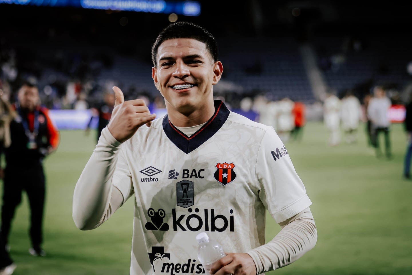 Alejandro Bran convirtió un gol importante para Liga Deportiva Alajuelense en el partido contra LAFC en Los Ángeles.