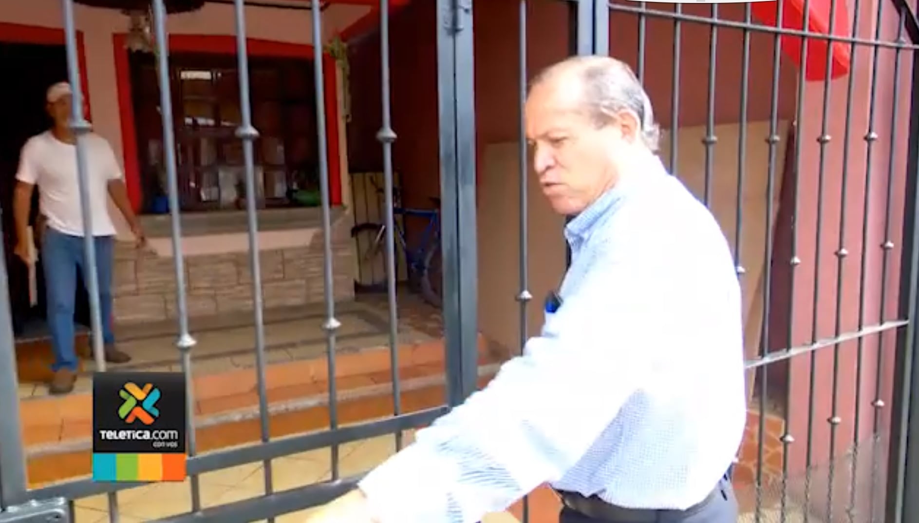 La cabeza del periodista Greivin Moya tiene precio. No lo quieren vivo o muerto. Lo quieren muerto. El propio periodista lo sabe y por eso interpuso una denuncia ante el OIJ.