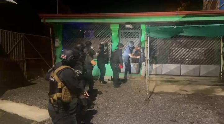 Allanamientos del OIJ terminaron con varios detenidos, entre ellos funcionarios del sistema Nacional de guardaparques