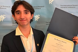 Costarricense de 16 años conquista Harvard como mejor orador en prestigiosa conferencia internacional