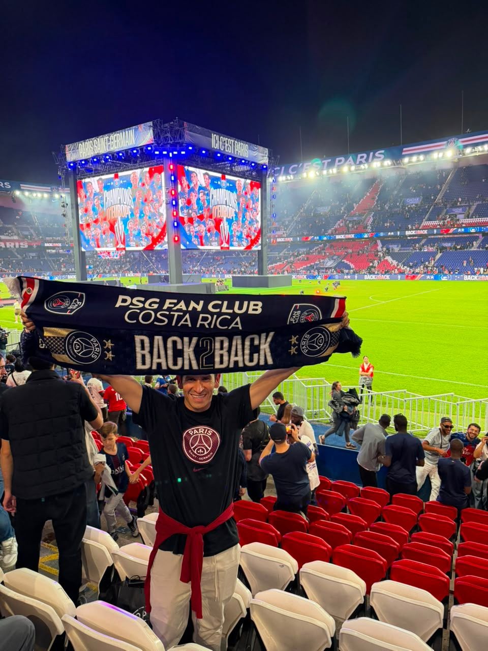 Daniel disfrutó la celebración del bicampeonato en Paris