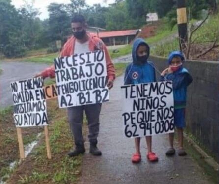 Kevin Ulloa Angulo es un josefino pulseador que ahora vive en Upala con su familia y después de salir desesperado a la calle con un rótulo pidiendo trabajo o algo de comer, en diciembre pasado, mucha gente le ayudó y hasta trabajo consiguió