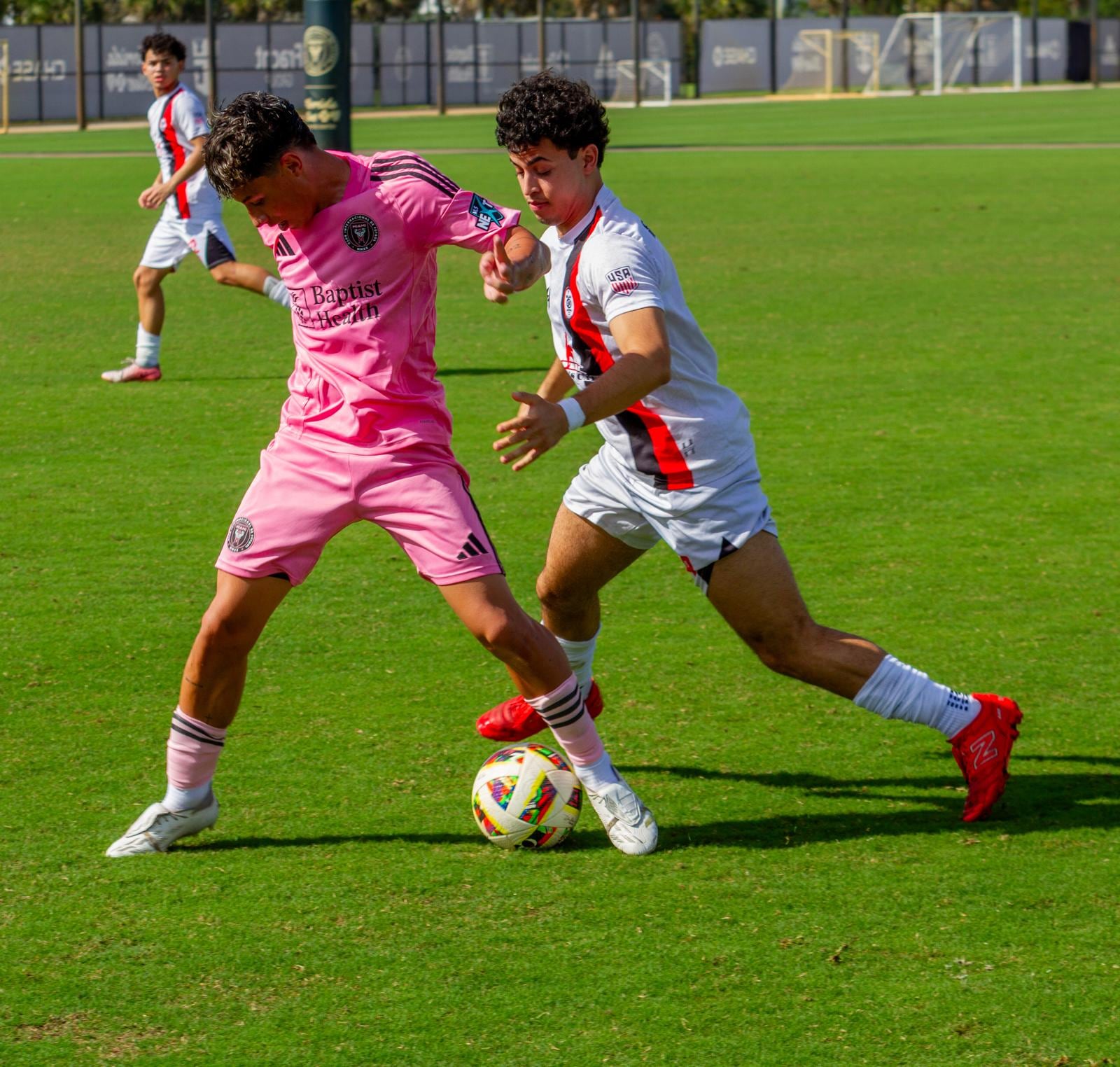 Andrés Jaime-Méndez tiene apenas 21 años y ya se está abriendo campo en una de las ligas más competitivas del mundo: el periodismo deportivo en Estados Unidos.