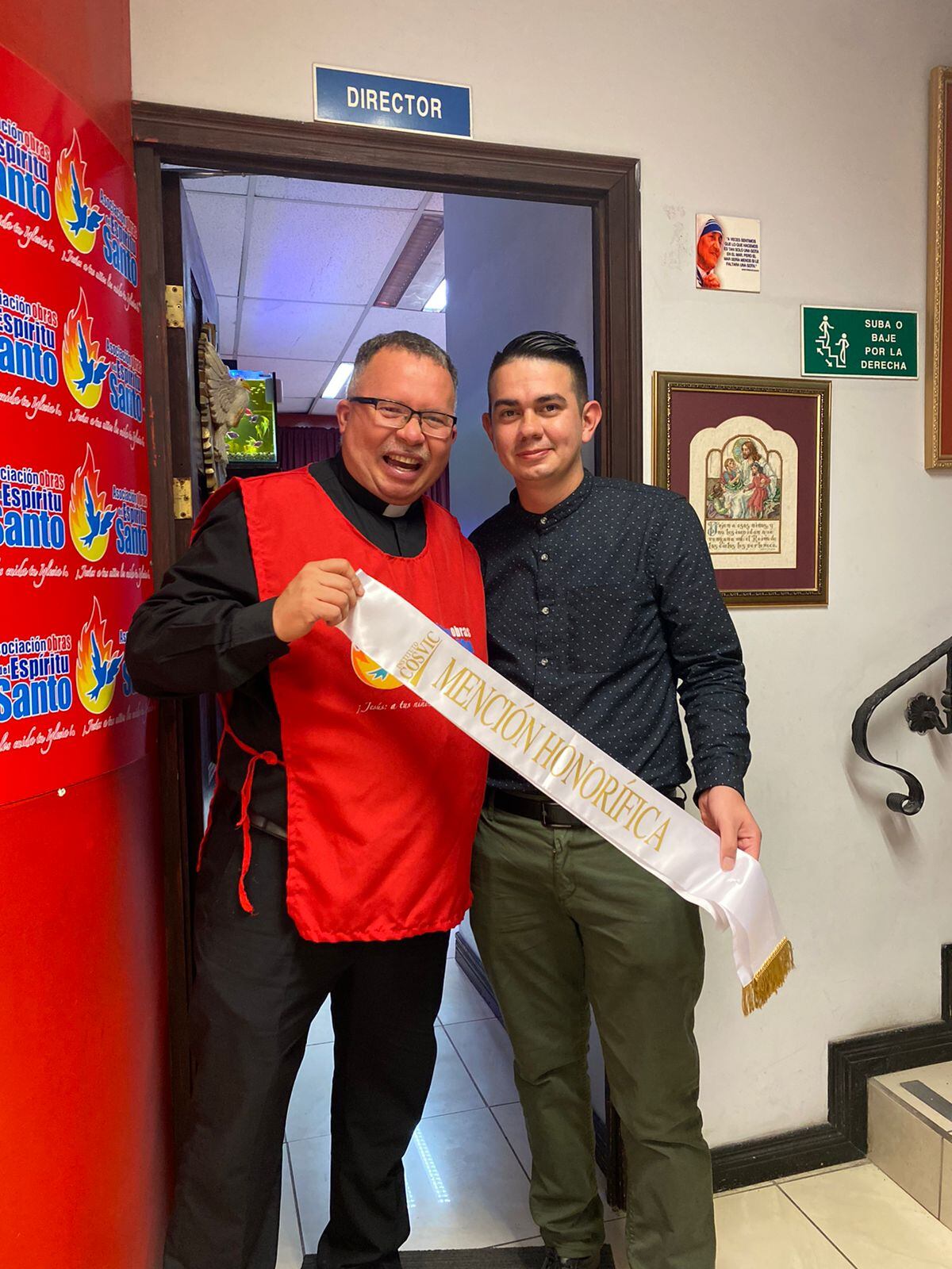 Dereck Ramírez Molina es un joven del barrio Cristo Rey en San José que dejó los malos pasos cuando conoció al padre Sergio Valverde de Obras del Espíritu Santo