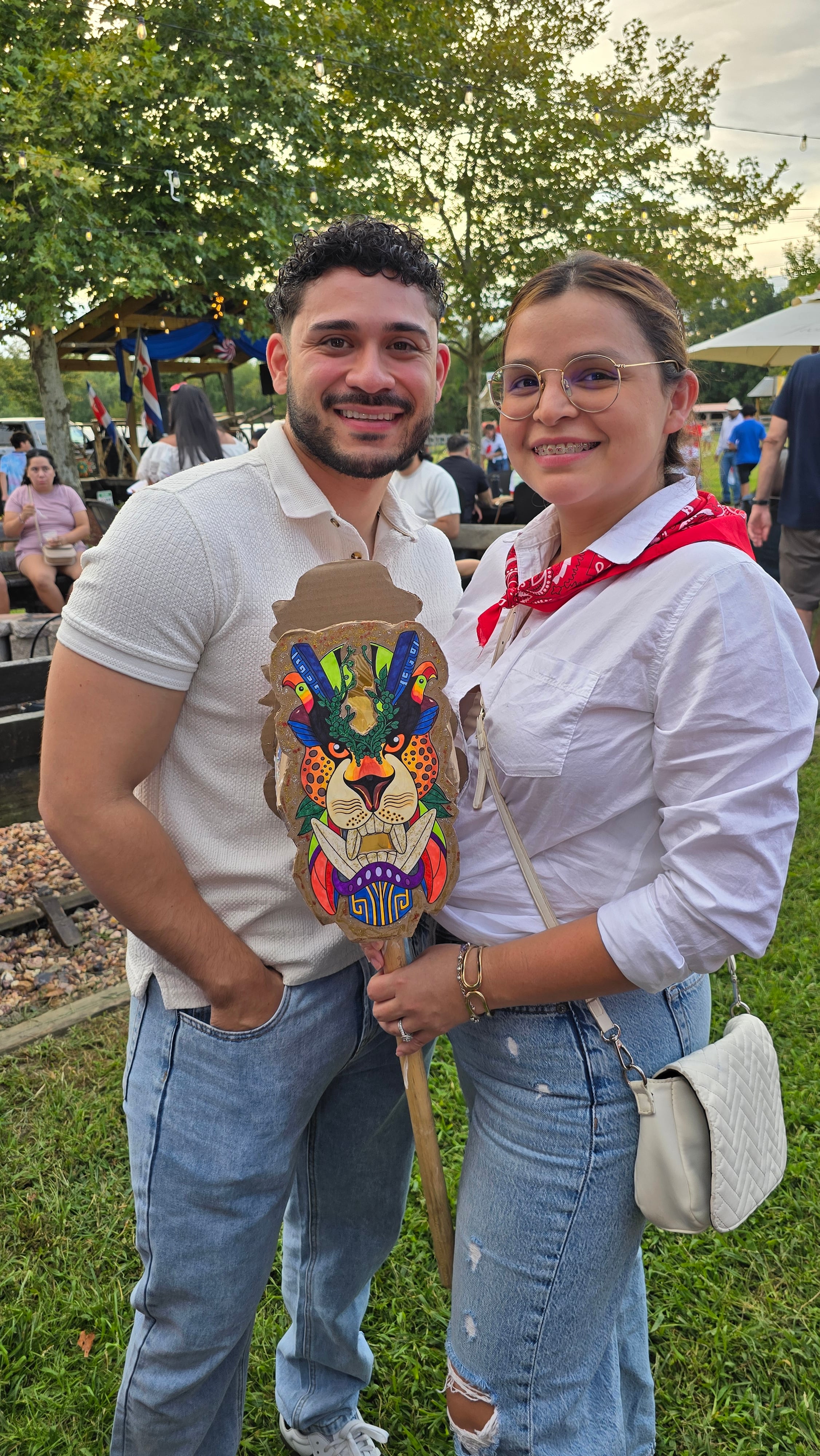 El tradicional y patriótico desfile de faroles cumple este 2026, 24 años de realizarse en Nueva Jersey. Comenzaron 6 "locos" y ahora cada setiembre se reúnen más de 400.