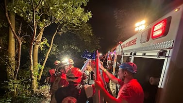 Trailero cae a un guindo con su vehículo pesado y el desenlace es difícil de creer