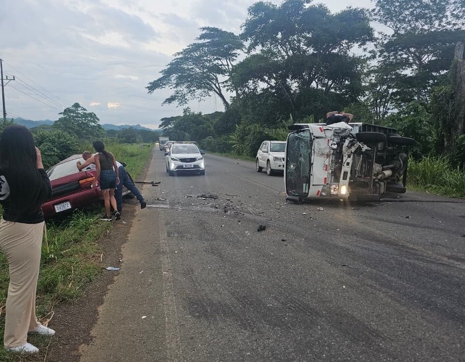 Un fallecido y dos heridos dejó un accidente en Parrita