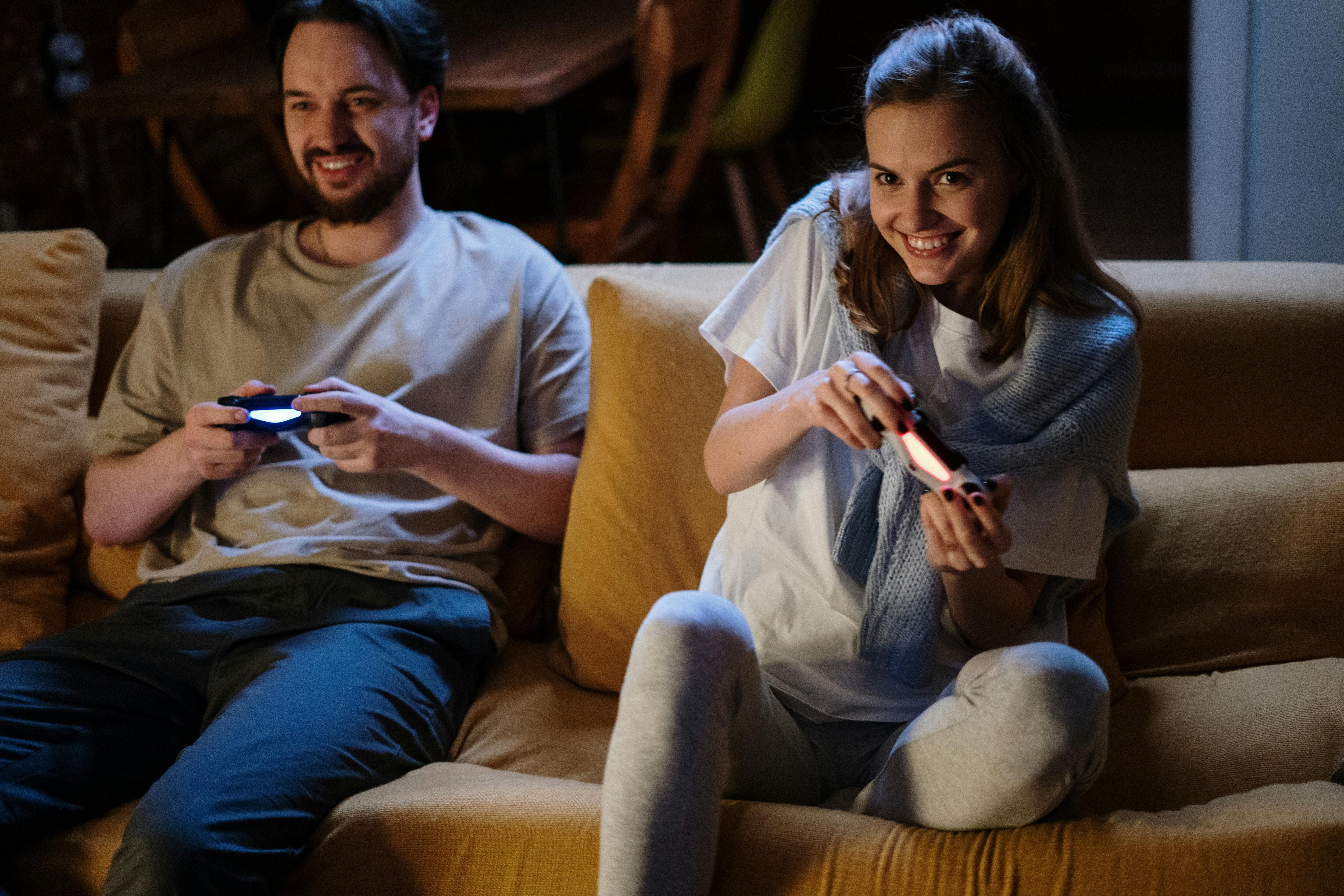 Los videojuegos tiene más beneficios de los que aparentan. Foto: Cottonbro Studio/Pexels.