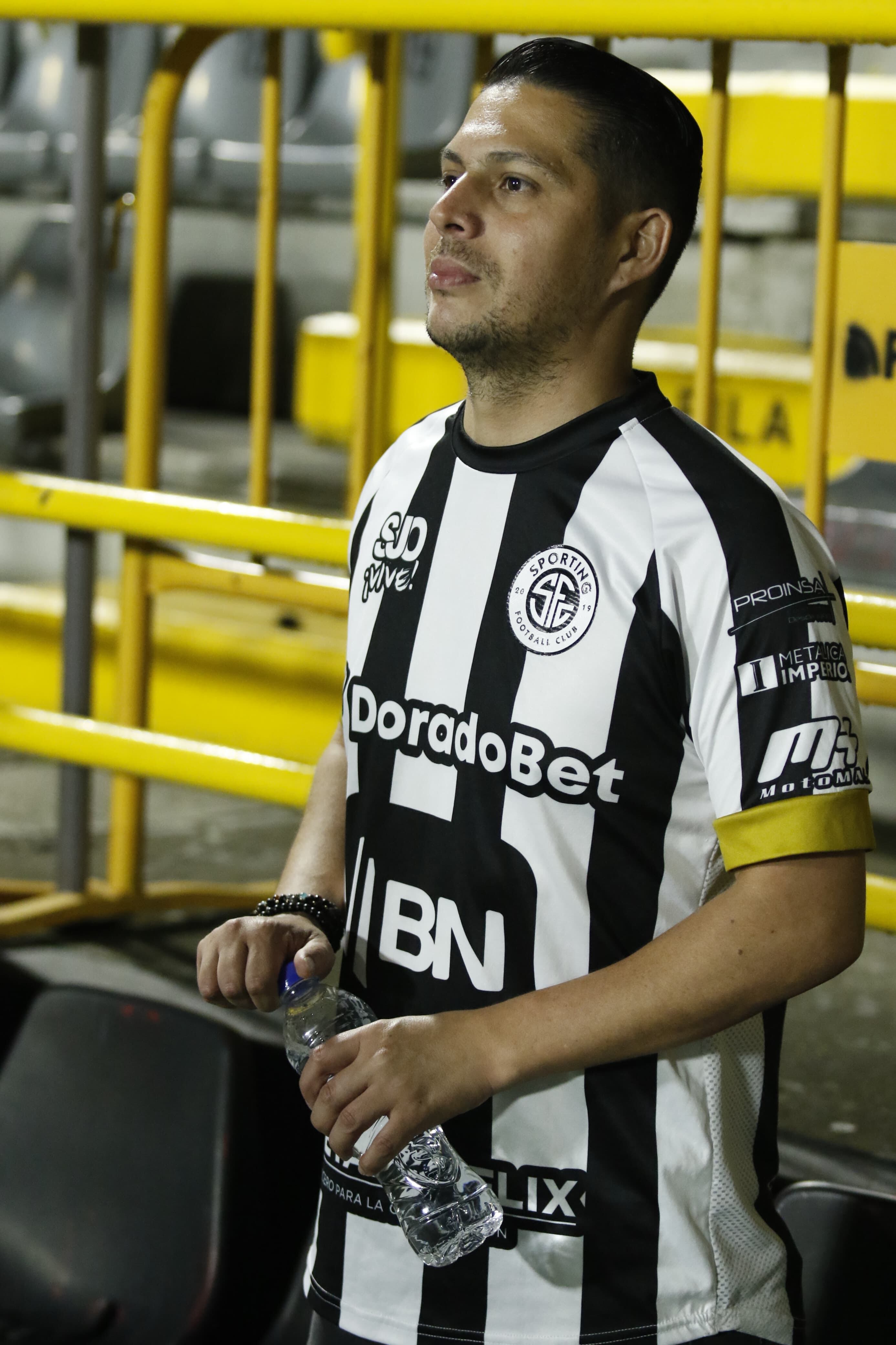 Daniel Calvo, Puppy, locutor y controlista de radio Columbia.