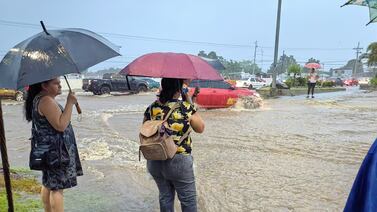 Lluvias provocaron 27 emergencias y bomberos refuerzan operaciones con unidad especial