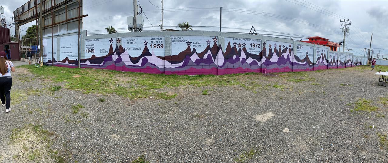 Mural pintado en el estadio Saprissa. Cortesía.