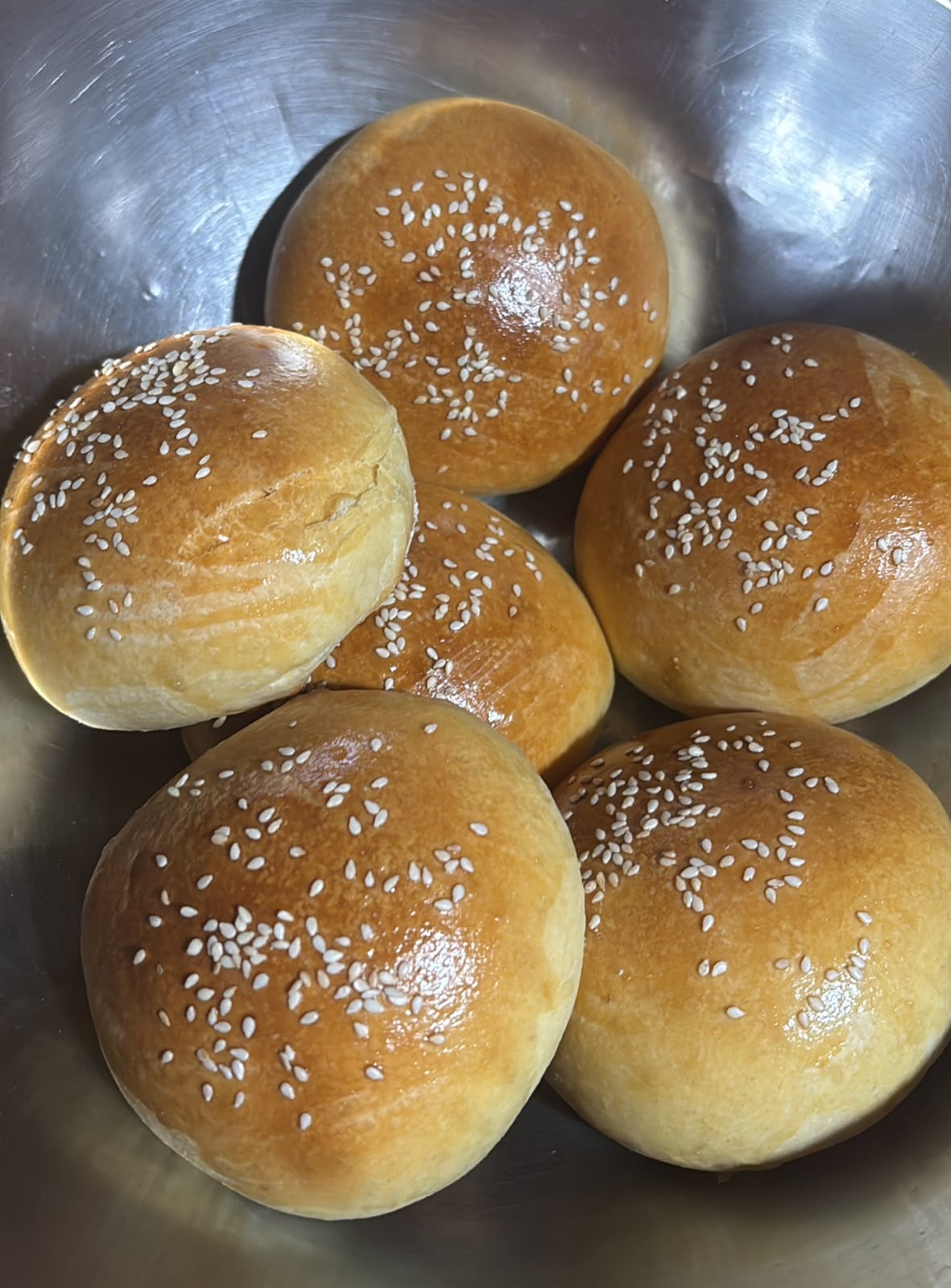 En el Día Mundial del Pan, que se celebra cada 16 de octubre, la historia de doña Laura Mejía, vecina de Santa Bárbara de Heredia, nos recuerda que la panadería es una pasión de vida. Ella tiene un negocito que se llama Valentina Bakery